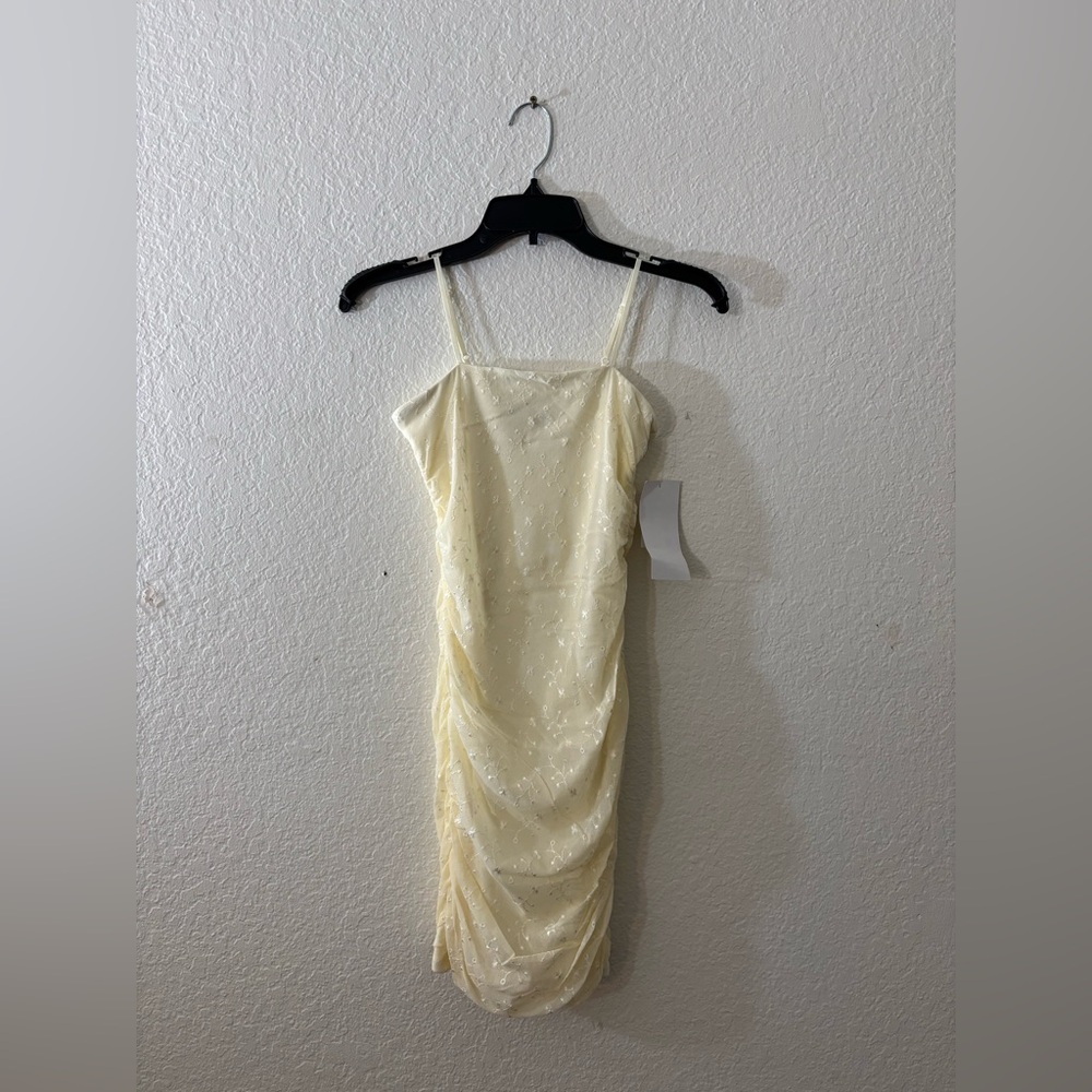 NWT Un Deux Trois Ivory Light Yellow Embroidered Ruched Midi Dress Sz 14 - Picture 2 of 10